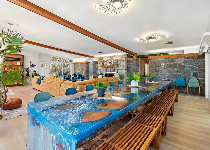18 Bd W Indoor Pool Hottub & Sauna - Mystery Room