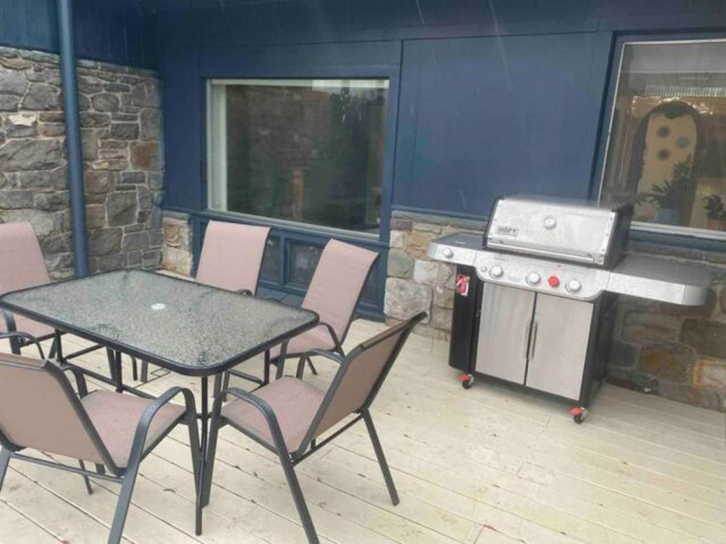 18 Bd W Indoor Pool Hottub & Sauna - Mystery Holiday home East Stroudsburg