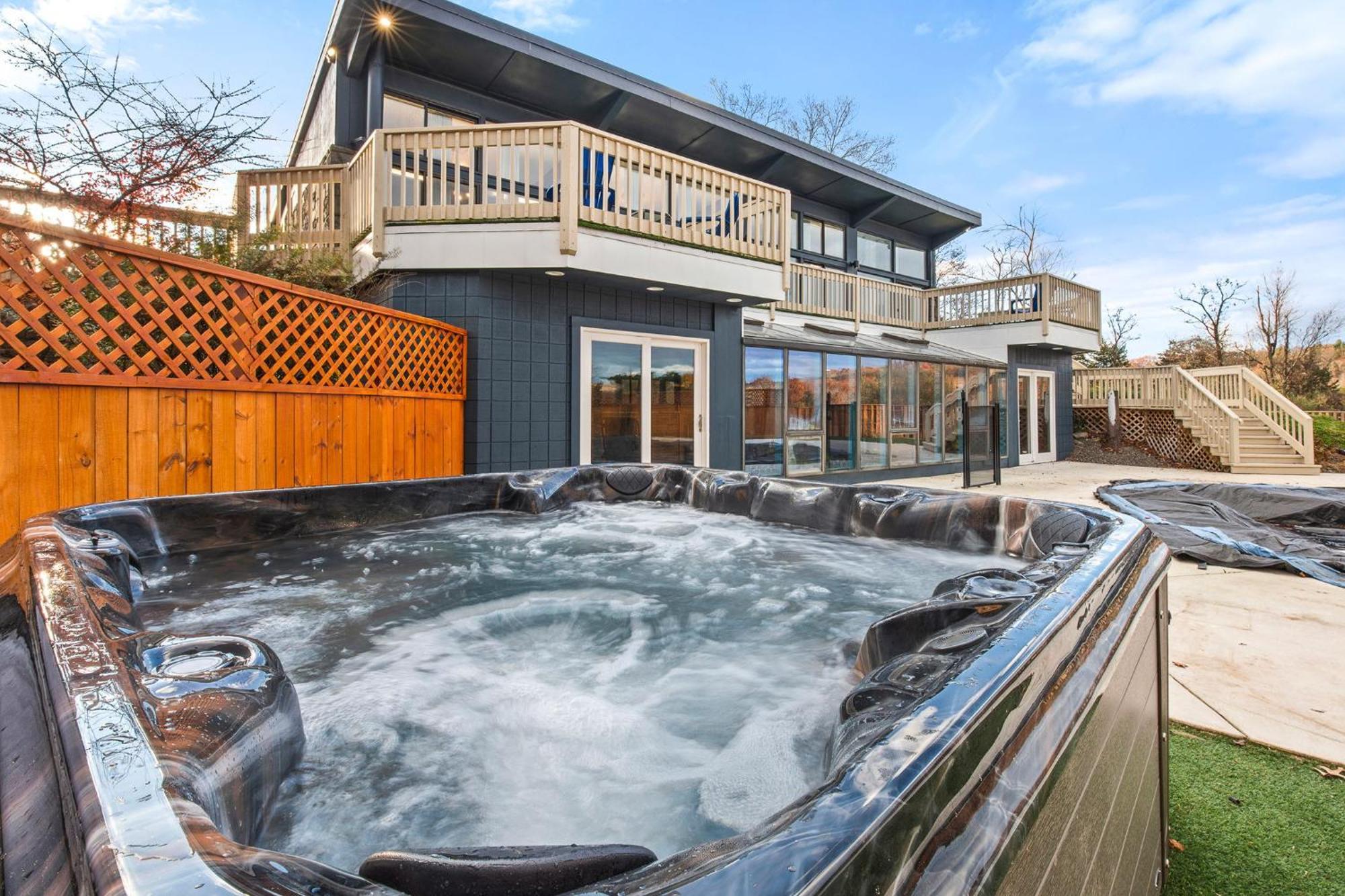 Holiday home 18 Bd W Indoor Pool Hottub & Sauna - Mystery *