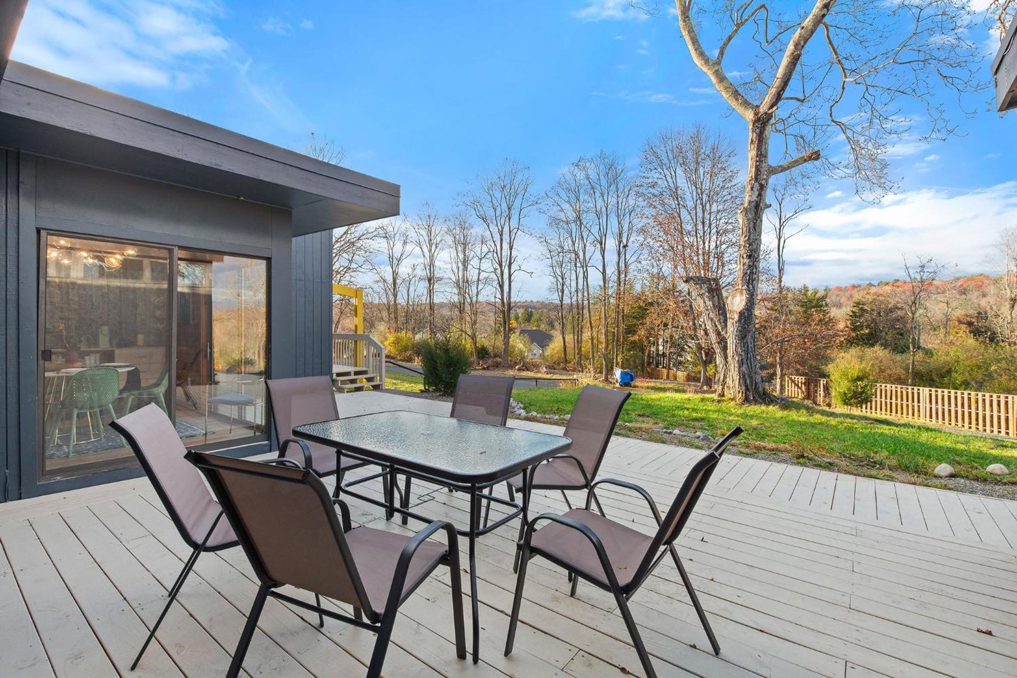 18 Bd W Indoor Pool Hottub & Sauna - Mystery