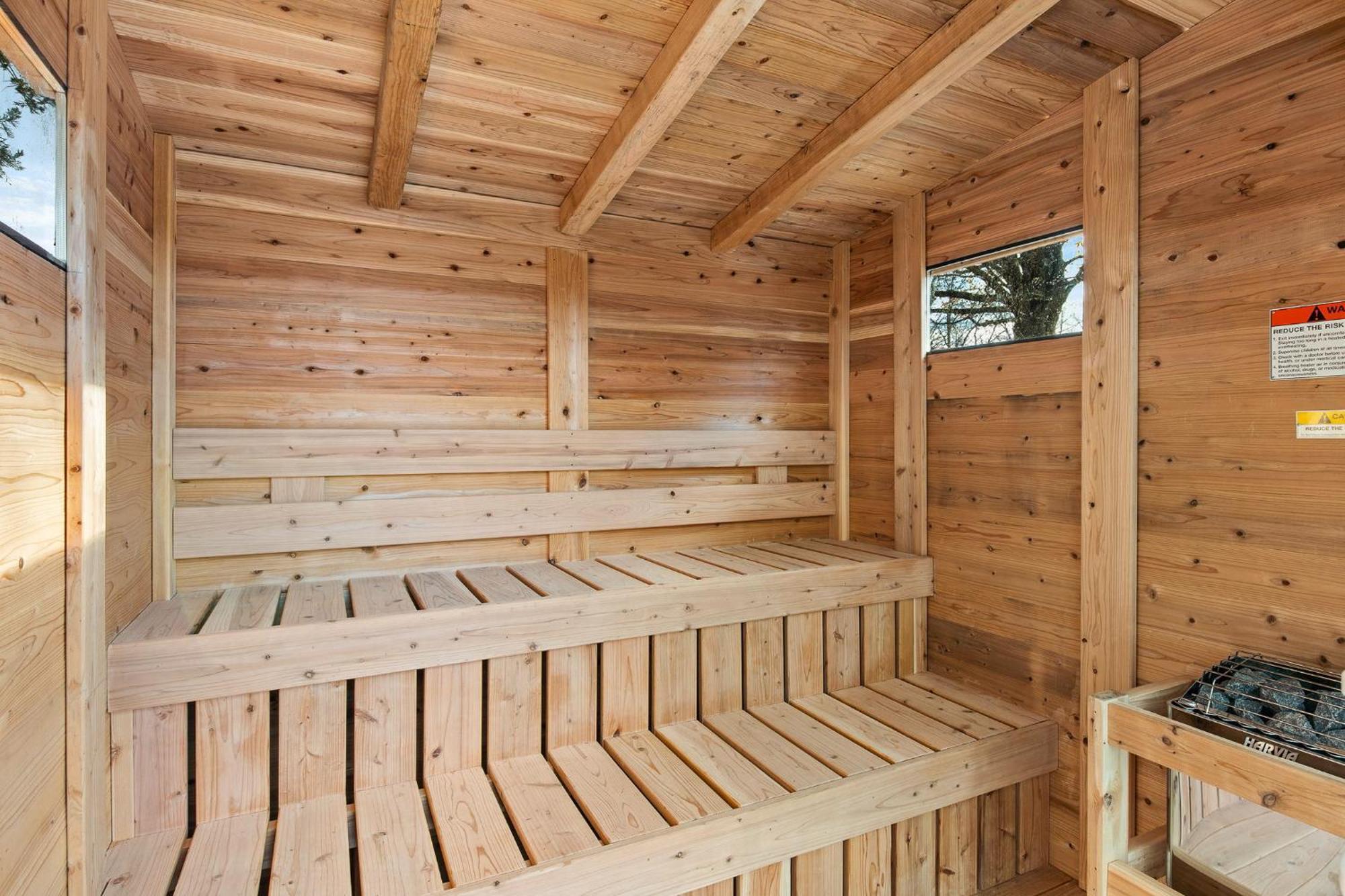 18 Bd W Indoor Pool Hottub & Sauna - Mystery