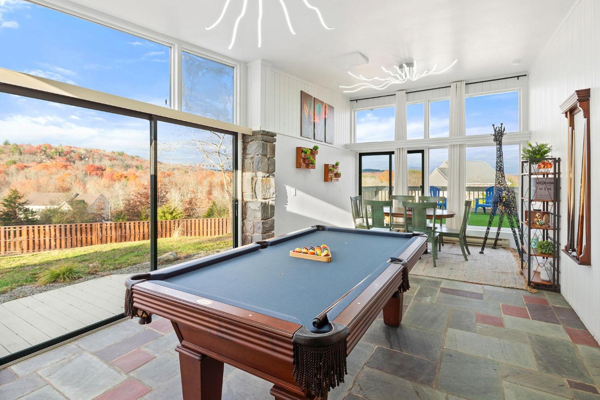 Holiday home 18 Bd W Indoor Pool Hottub & Sauna - Mystery