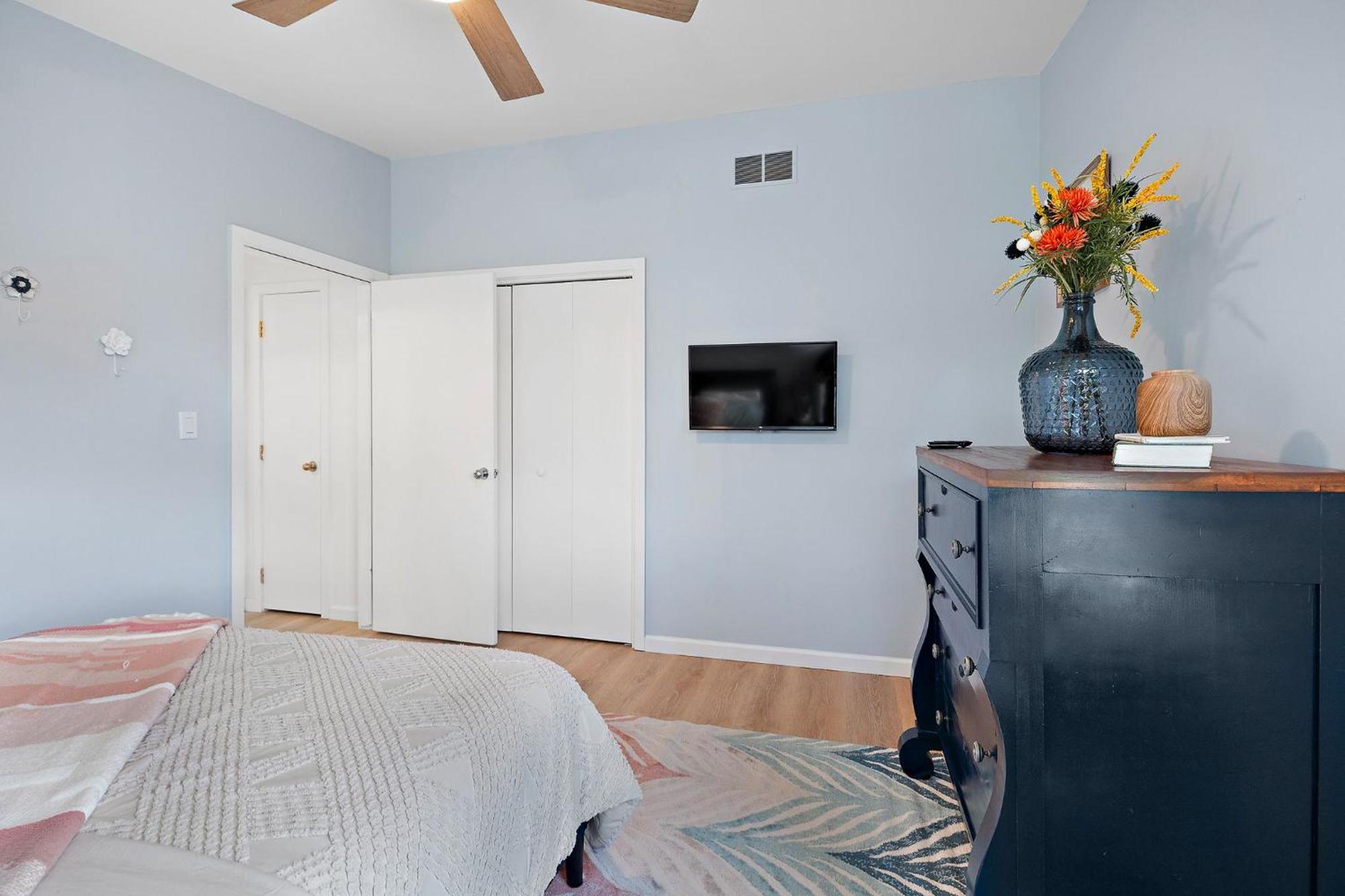 18 Bd W Indoor Pool Hottub & Sauna - Mystery
